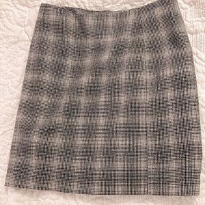 Wool lined zip back skirt. So pretty. Excellent condition